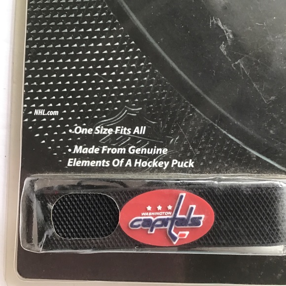 NWT WASHINGTON CAPITALS NHL HOCKEY PUCK BRACELET NWT - Picture 6 of 11